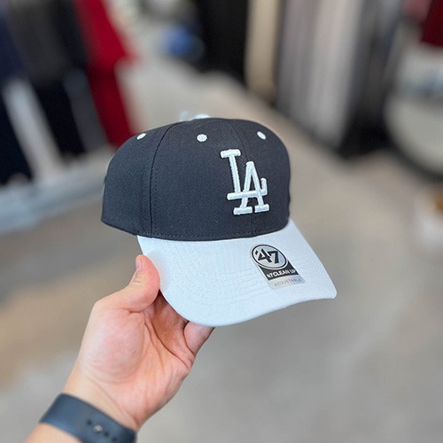 کلاه اسنپ بک نیو ارا (NEWERA LA SNAPBACK) (تنظیم سایز دار) رنگ مشکی سفید